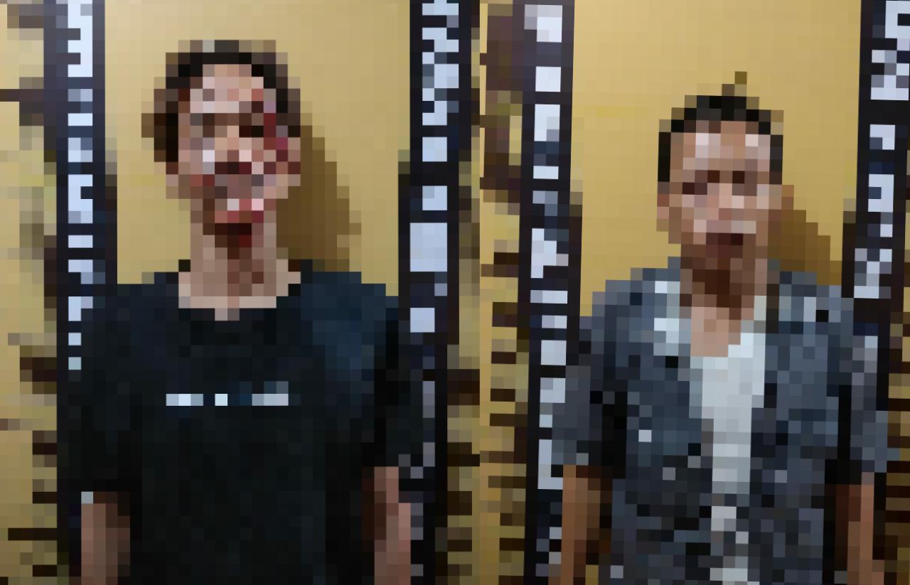 Dua pelaku jambret yang ditangkap warga dan diserahkan ke Polsek Sawahan Surabaya