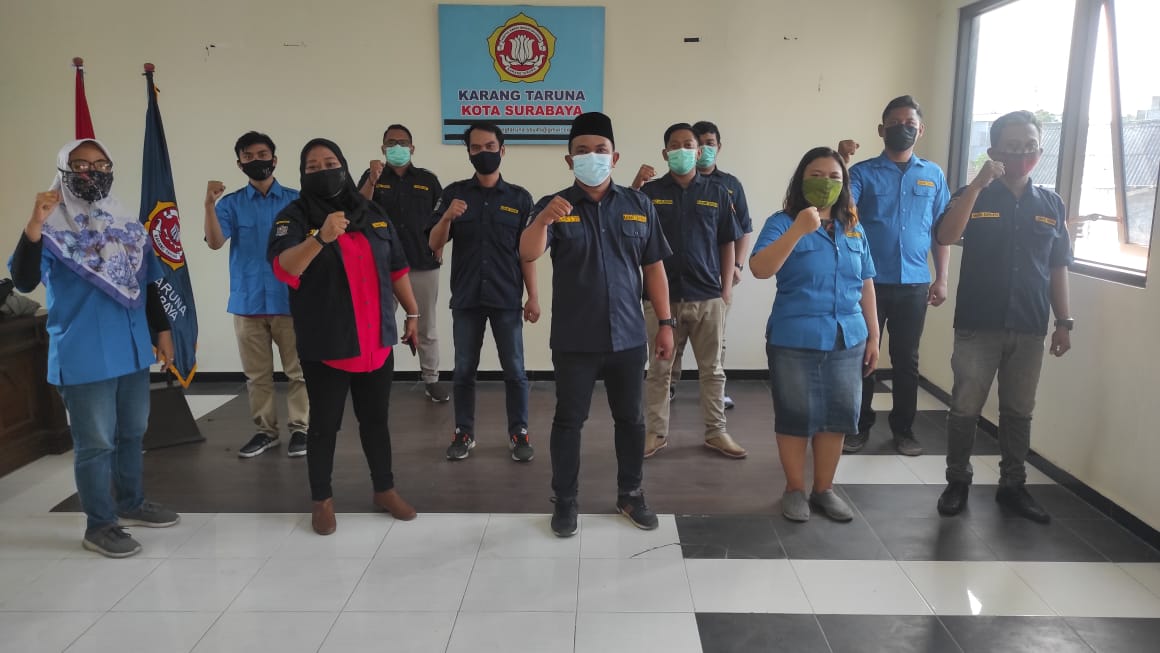 Karang Taruna se Surabaya menggelar syukuran dengan dilantiknya Tri Rismaharini sebagai Mensos RI, Rabu (23/12/2020).