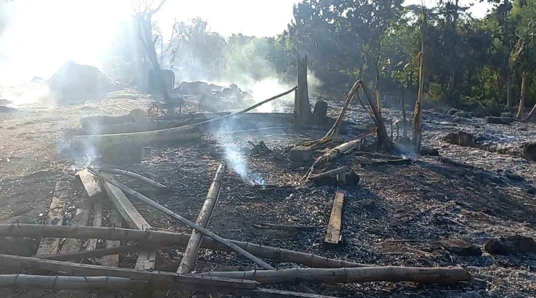 Kandang ayam hangus terbakar