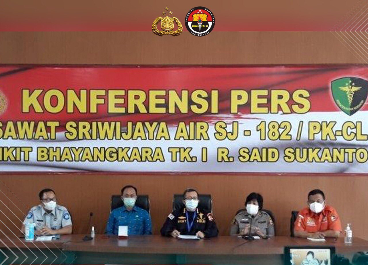 Konferensi pers jatuhnya pesawat Sriwijaya Air SJ-182, Minggu (17/1/2021). | Humas Polri