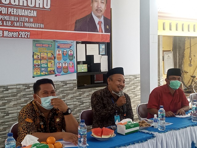 Suasana reses anggota DPRD Jatim SW Nugroho di Pendopo Balai Desa Menganto, Kecamatan Mojowarno, Kabupaten Jombang, Selasa (02/3/2021).