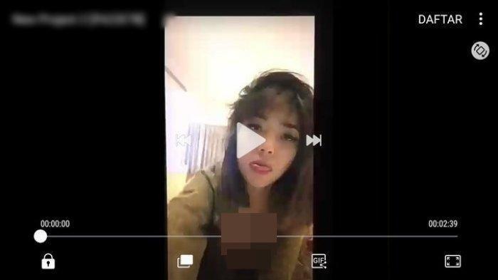 MIRIP: Tangkapan layar video syur menunggang kuda yang mirip dengan artis Gisella Anastasia. | Twitter