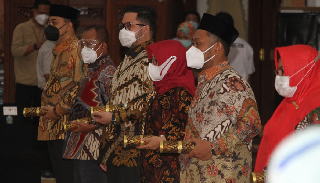 Gladi bersih simulasi pelantikan Kepala dan Wakil Kepala Daerah Terpilih, Rabu (24/2/2021) malam di Gedung Negara Grahadi. 