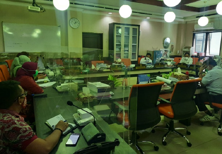 Hearing mengenai Pasar Buah Koblen di Komisi B DPRD Kota Surabaya