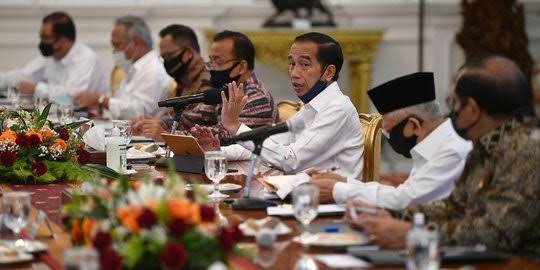 Presiden Jokowi saat menggelar rapat kabinet