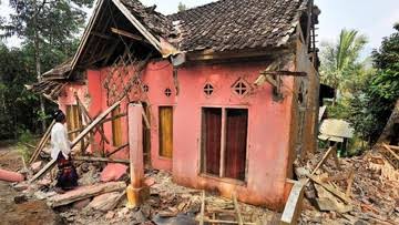 Dampak gempa di Malang yang akibatkan bangunan rusak