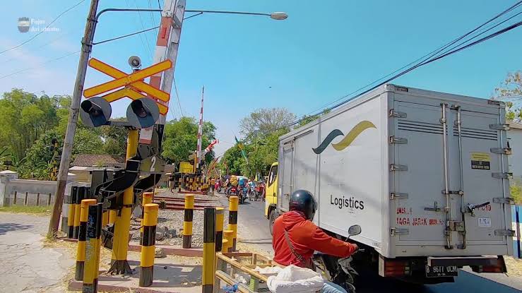 Perlintasan KA di Baureno Bojonegoro