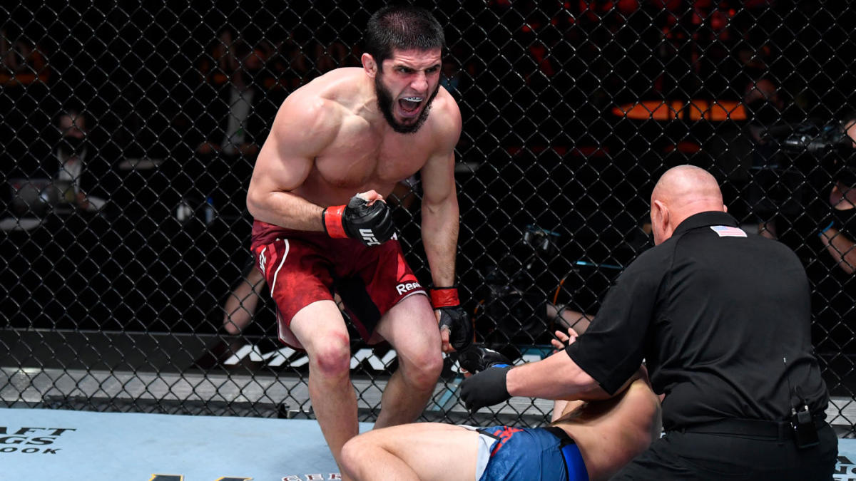 Islam Makhachev mengalahkan Drew Dober di UFC 259. (CBS Sport)