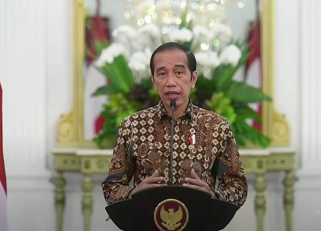 Presiden Jokowi saat memberikan sambutan pada Pembukaan Rakorbangnas BMKG Tahun 2021, Kamis (29/07/2021), secara virtual. (YouTube BMKG)