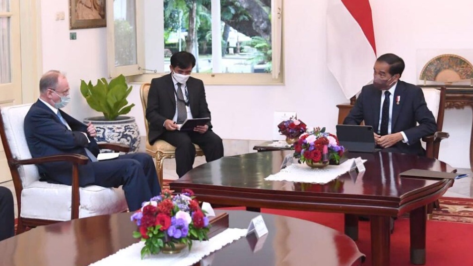 Presiden Jokowi saat menerima kunjungan kehormatan Sekretaris Dewan Keamanan Federasi Rusia, Nikolay P. Patrushev, di Istana Merdeka, Jakarta. (Setpres)