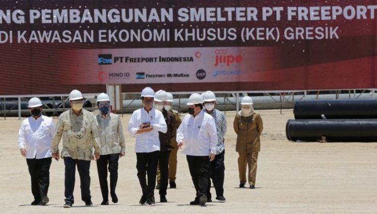 Presiden RI Joko Widodo saat groundbreaking smelter PT Freeport Indonesia di Gresik, Selasa, 12 Oktober 2021.