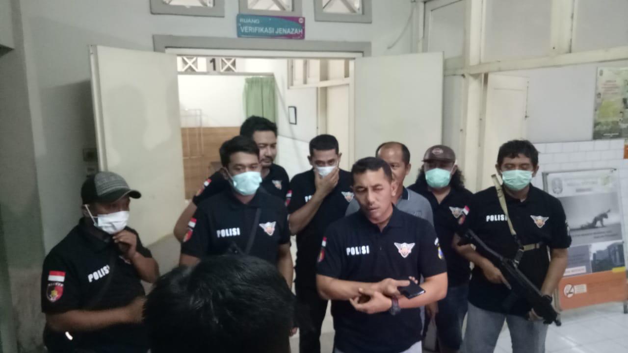 Kompol Oki Ahadian di Kamar Mayat RSUD Dr Soetomo
