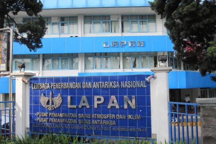 Kantor Pusat Pemanfaatan Teknologi Dirgantara LAPAN. 