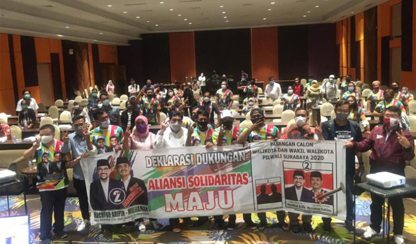 Sejumlah kader PSI menggelar deklarasi dukungan kepada MA-Mujiaman di Hotel Mercure Surabaya. (Foto: Istimewa) 