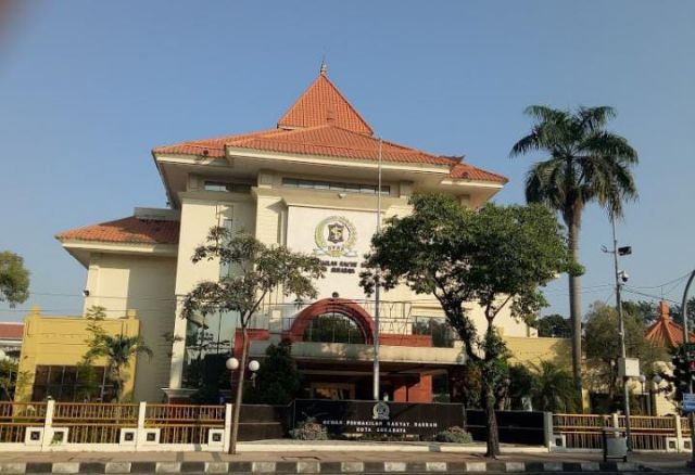 Gedung DPRD Surabaya.