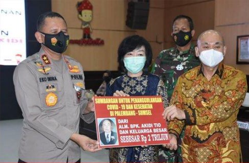 Suasana pemberian bantuan Rp2 triliun dari keluarga almarhum Akidi Tio. (Humas Polda Sumsel)
