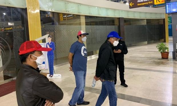 Gubernur Sulsel Nurdin Abdullah saat di bandara. (Istimewa) 