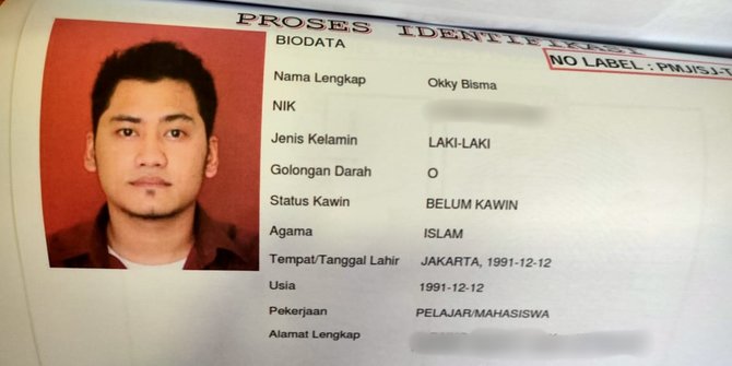 Kartu identifikasi korban atas nama kru pesawat Sriwijaya Air SJ-182 Okky Bisma.