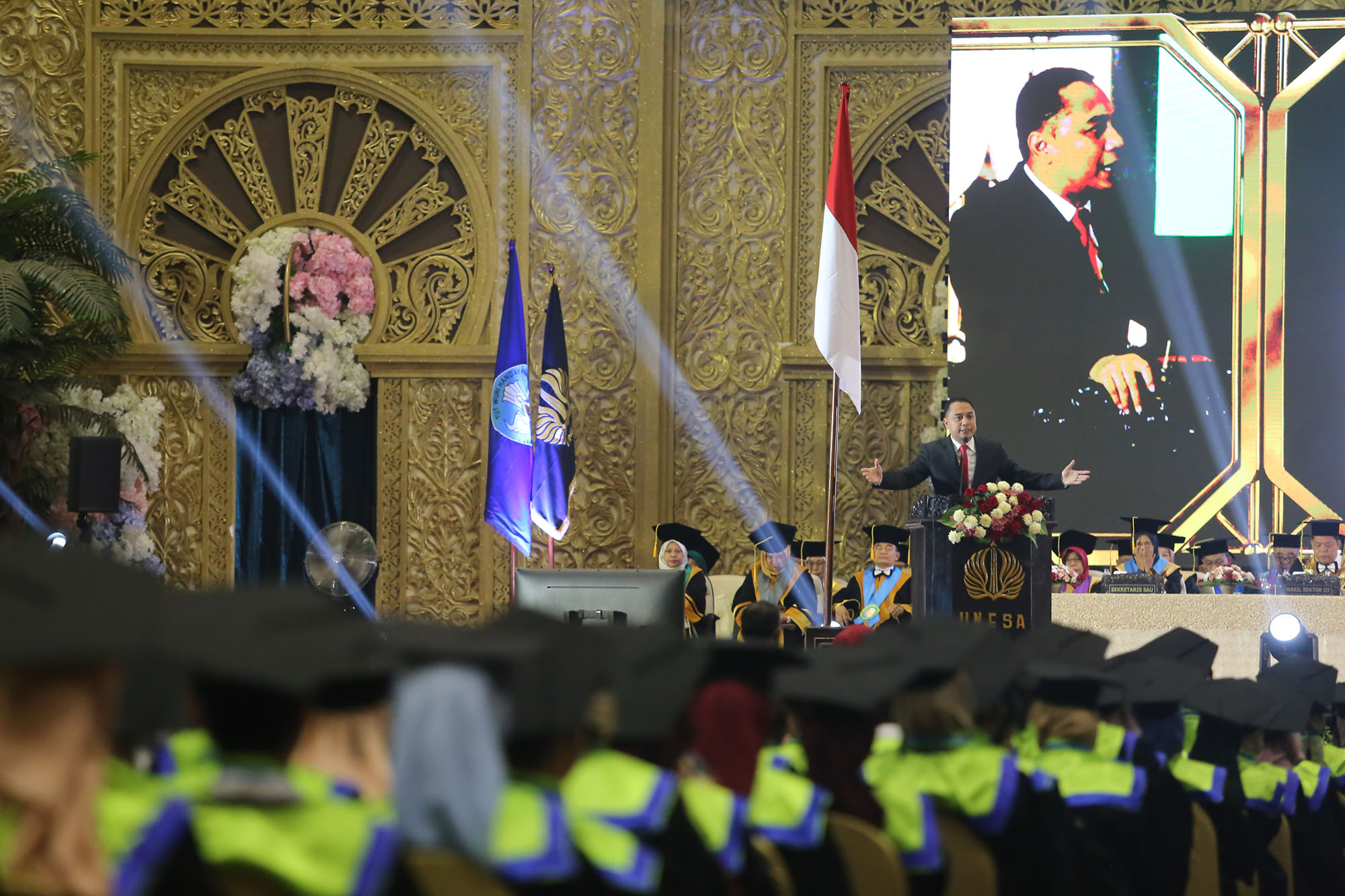 Wali Kota Surabaya Eri Cahyadi dalam acara Sidang Senat Terbuka UNESA di Graha UNESA, Kamis (11/7/2024). 