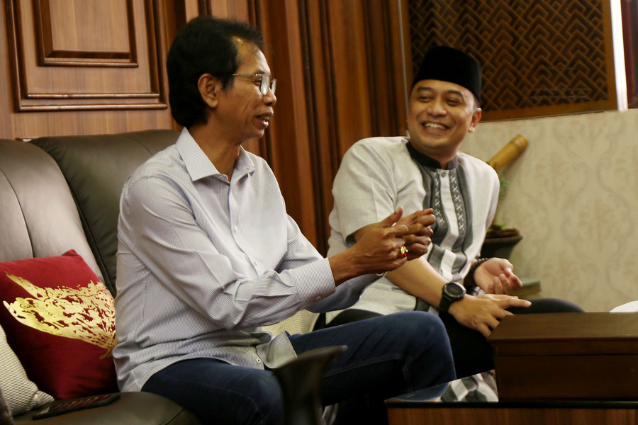 Ketua DPRD Kota Surabaya Adi Sutarwijono dan Wali Kota Surabaya Eri Cahyadi.
