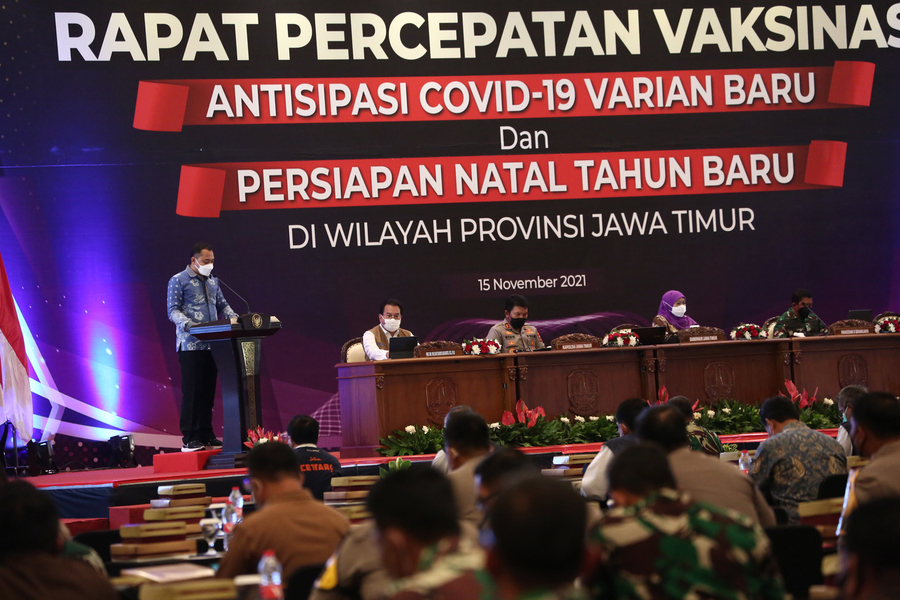 Rapat Percepatan Vaksinasi Antisipasi Covid-19 Varian Baru dan Persiapan Natal Tahun Baru 2022.
