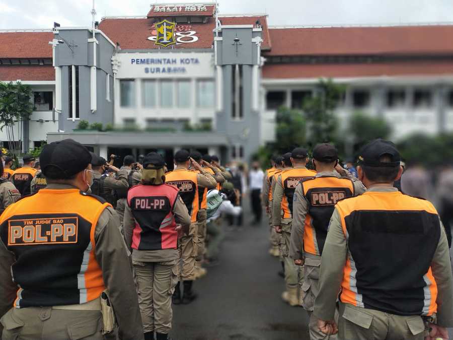 Satpol PP Surabaya.