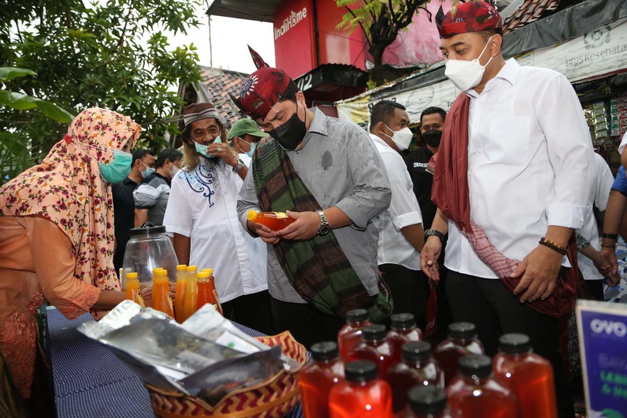 Wali Kota Surabaya Eri Cahyadi bersama Menteri BUMN Erick Thohir.