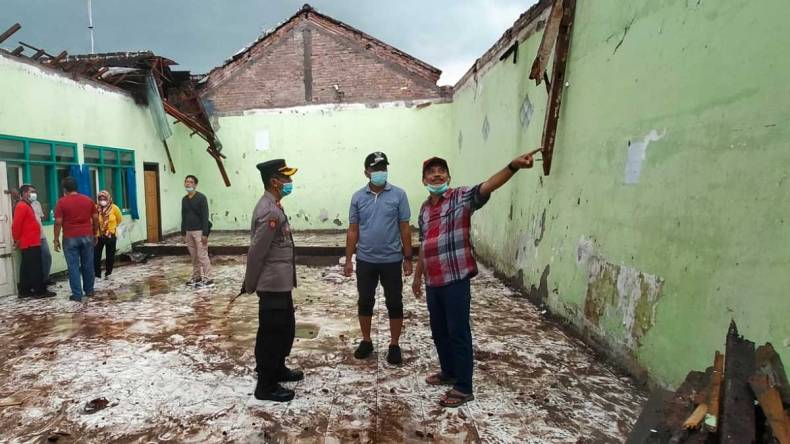 Ketua DPRD Nganjuk, Tatit Heru Tjahjono (kanan). (PDIP Jatim)