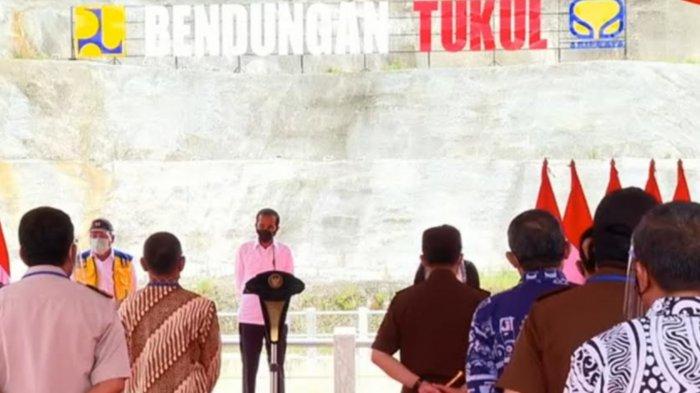 Presiden Jokowi meresmikan Bendungan Tukul Pacitan