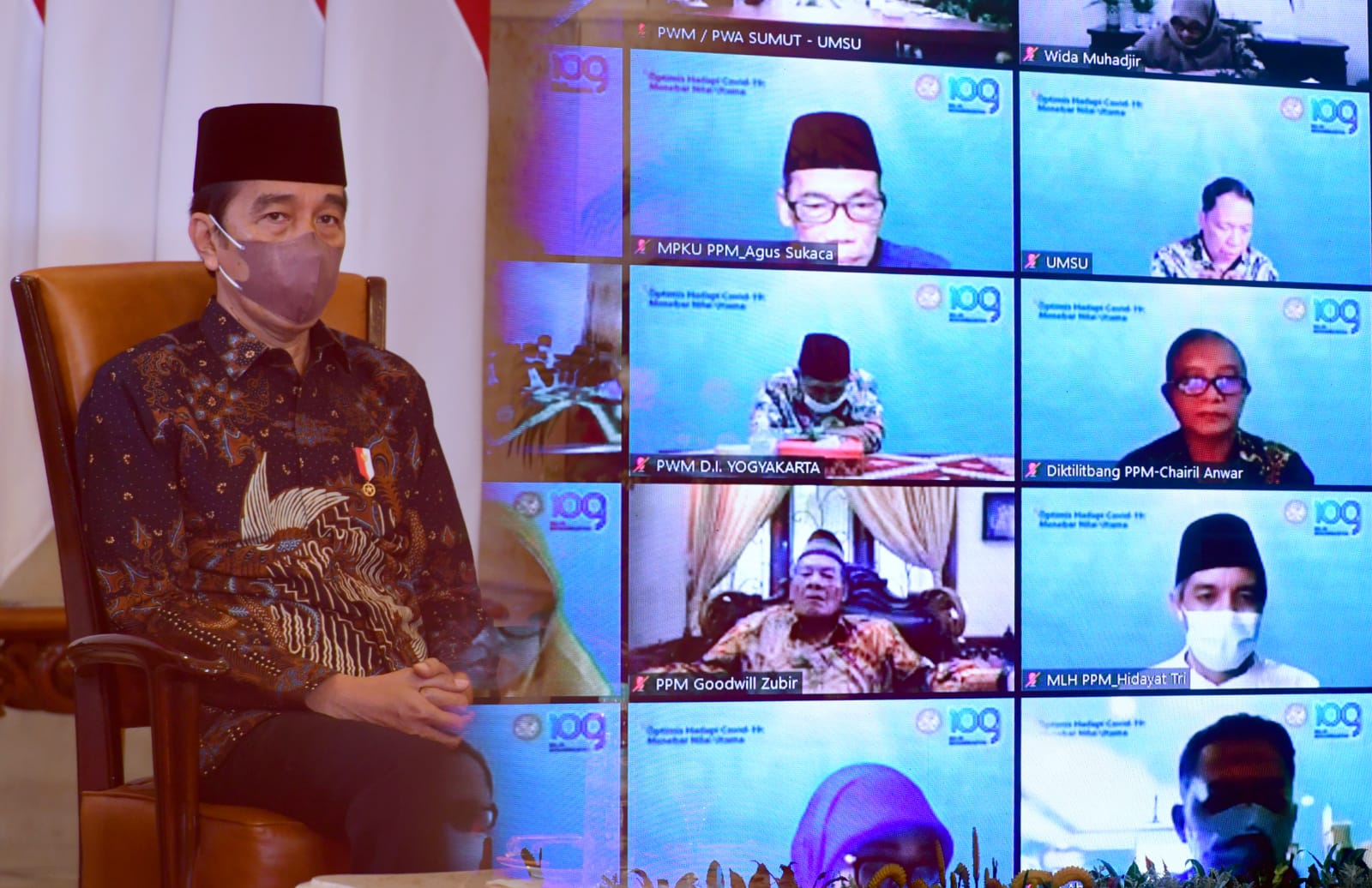 Presiden Jokowi saat menghadiri Milad ke-109 Muhammadiyah, Kamis (18/11/2021), secara virtual dari Istana Negara, Jakarta. (Setpres)