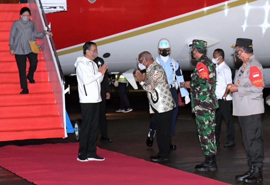 Presiden bertolak menuju Provinsi Papua Barat dari Bandar Udara Mopah, Kabupaten Merauke.
