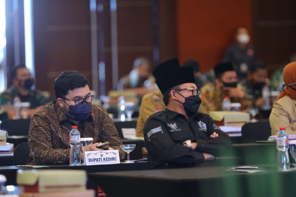 Bupati Kediri Hanindhito Himawan Pramana.