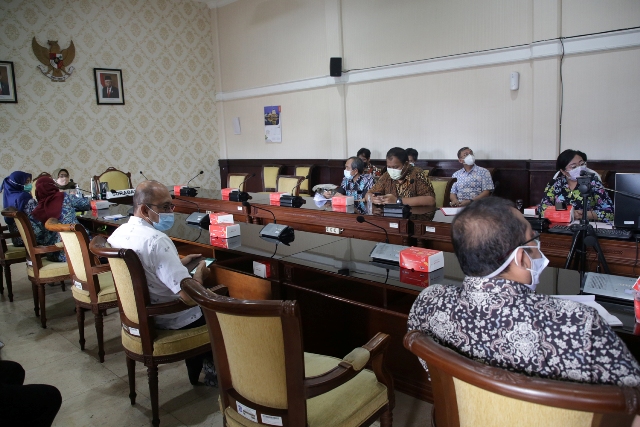 Rapat persiapan penyambutan Wali Kota dan Wakil Wali Kota Baru Surabaya.
