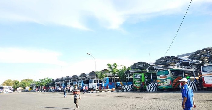suasana terminal bungurasih