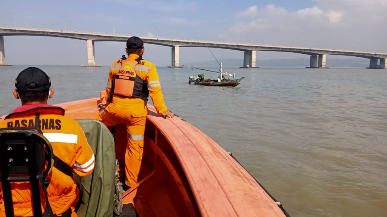 Tim SAR gabungan saat lakukan pencarian.