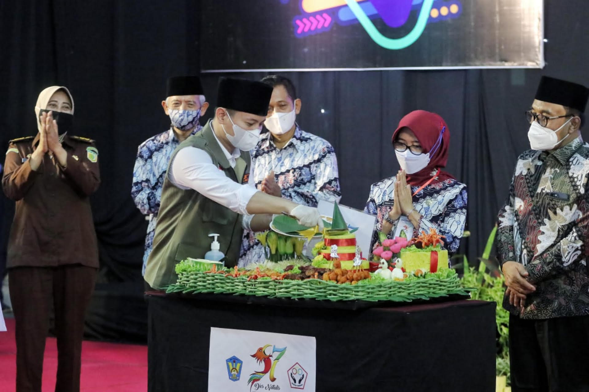 Bupati Trenggalek Nur Arifin saat menghadiri Dies Natalis ke-57 SMA Negeri 1 Trenggalek, Rabu (2/6/2021).